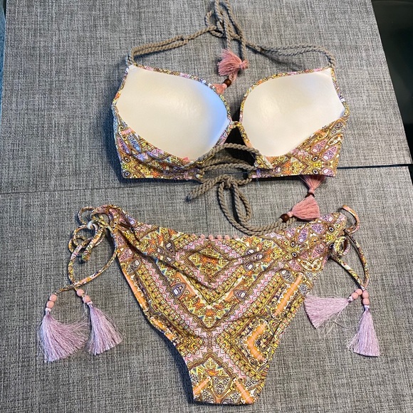 Victoria’s Secret swimsuit - Picture 2 of 5